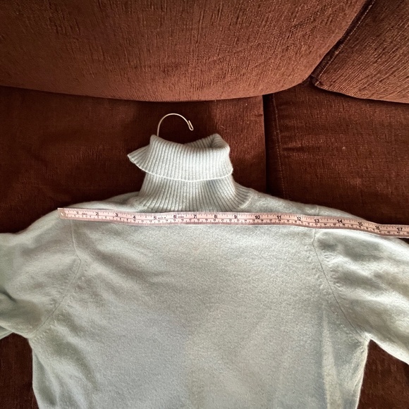 Vintage Scotish Cashmere Turtleneck in Robin’s Egg Blue - Perfect Condition - Picture 9 of 10